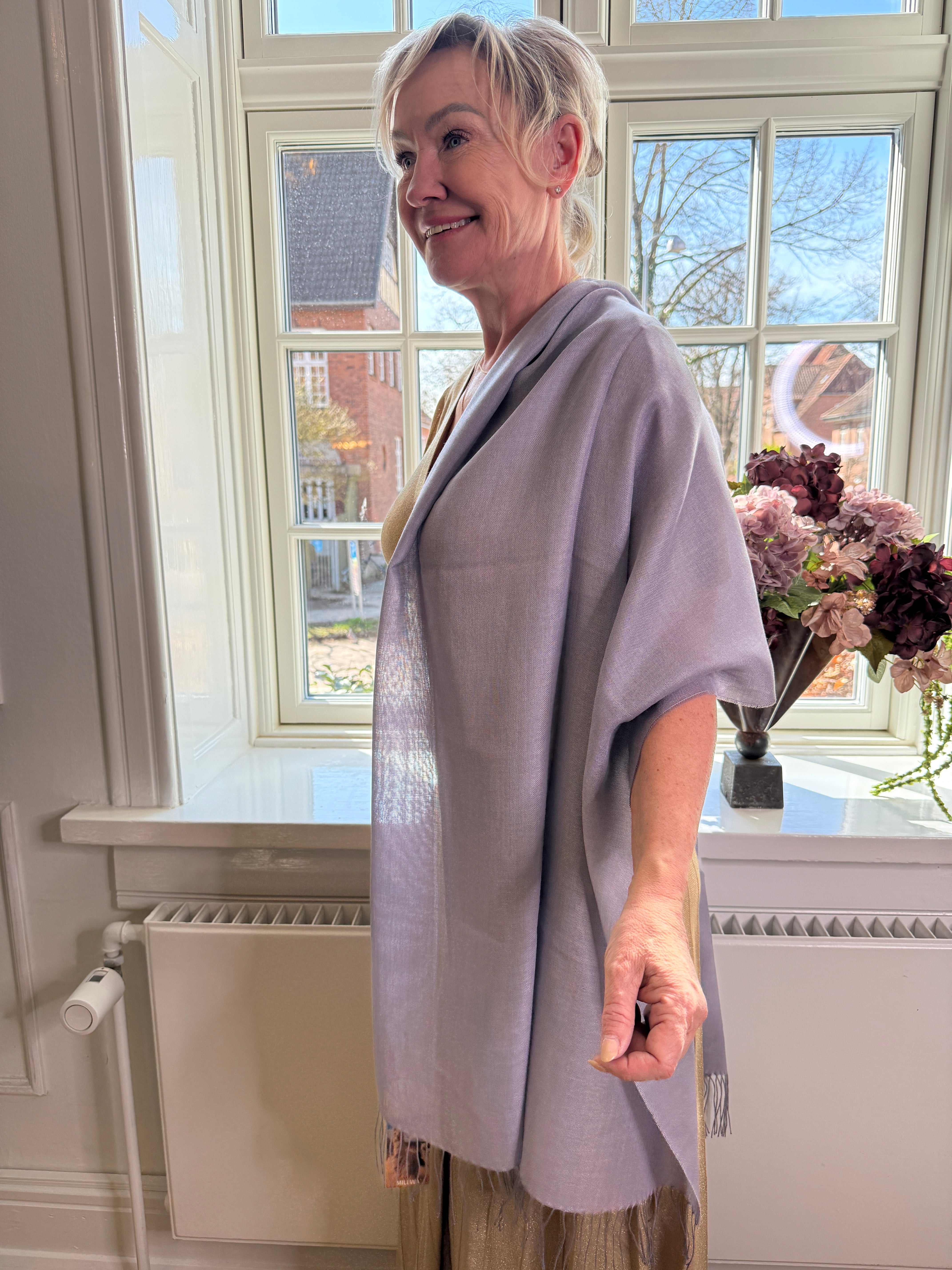 Sjal i 70% babyalpackaull och 30% siden - Ljuslila