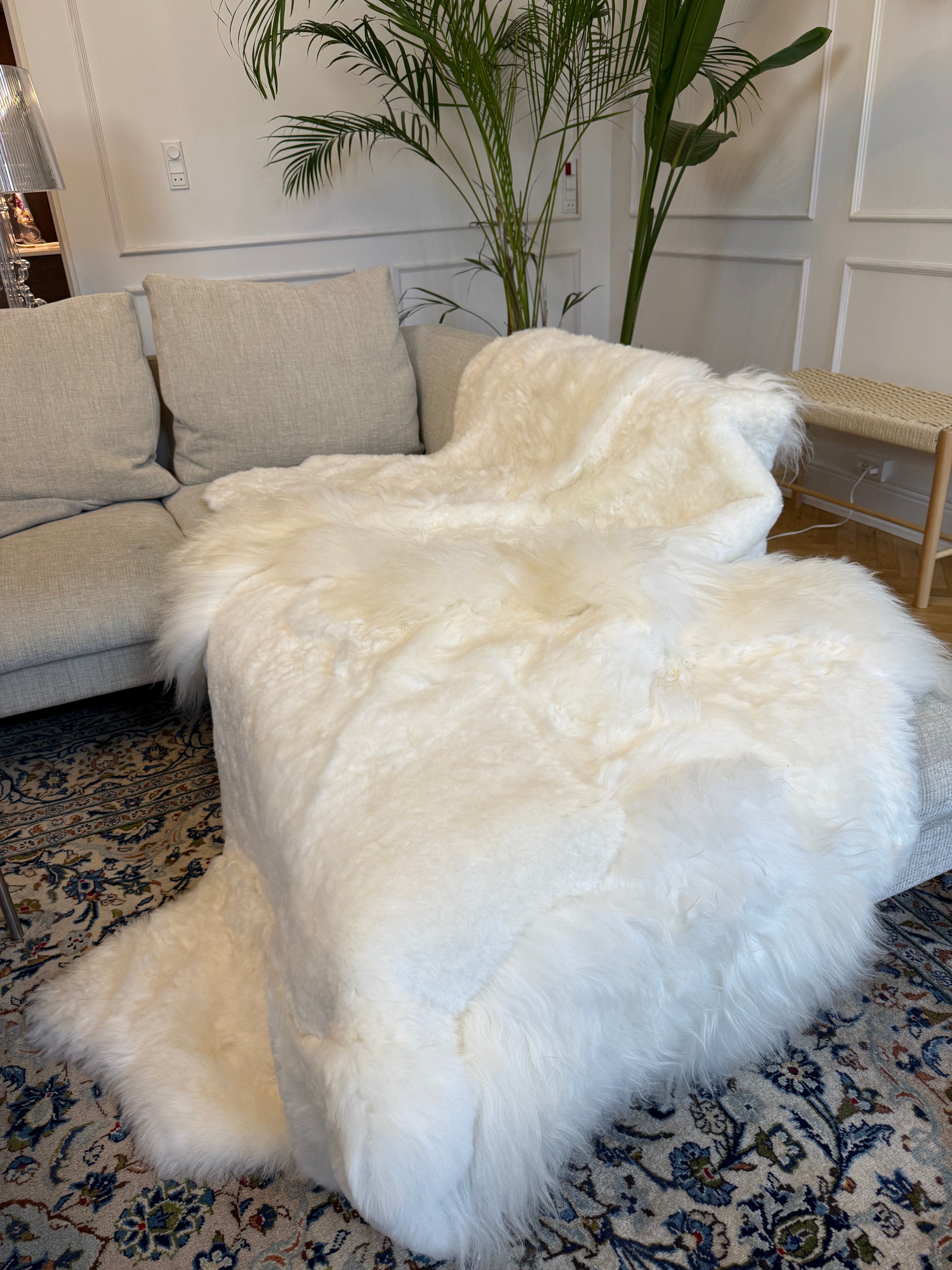 Islandsk lammeskinds tæppe - hvid (Str. 180x120 cm) Lammeskind Uldplaiden.dk