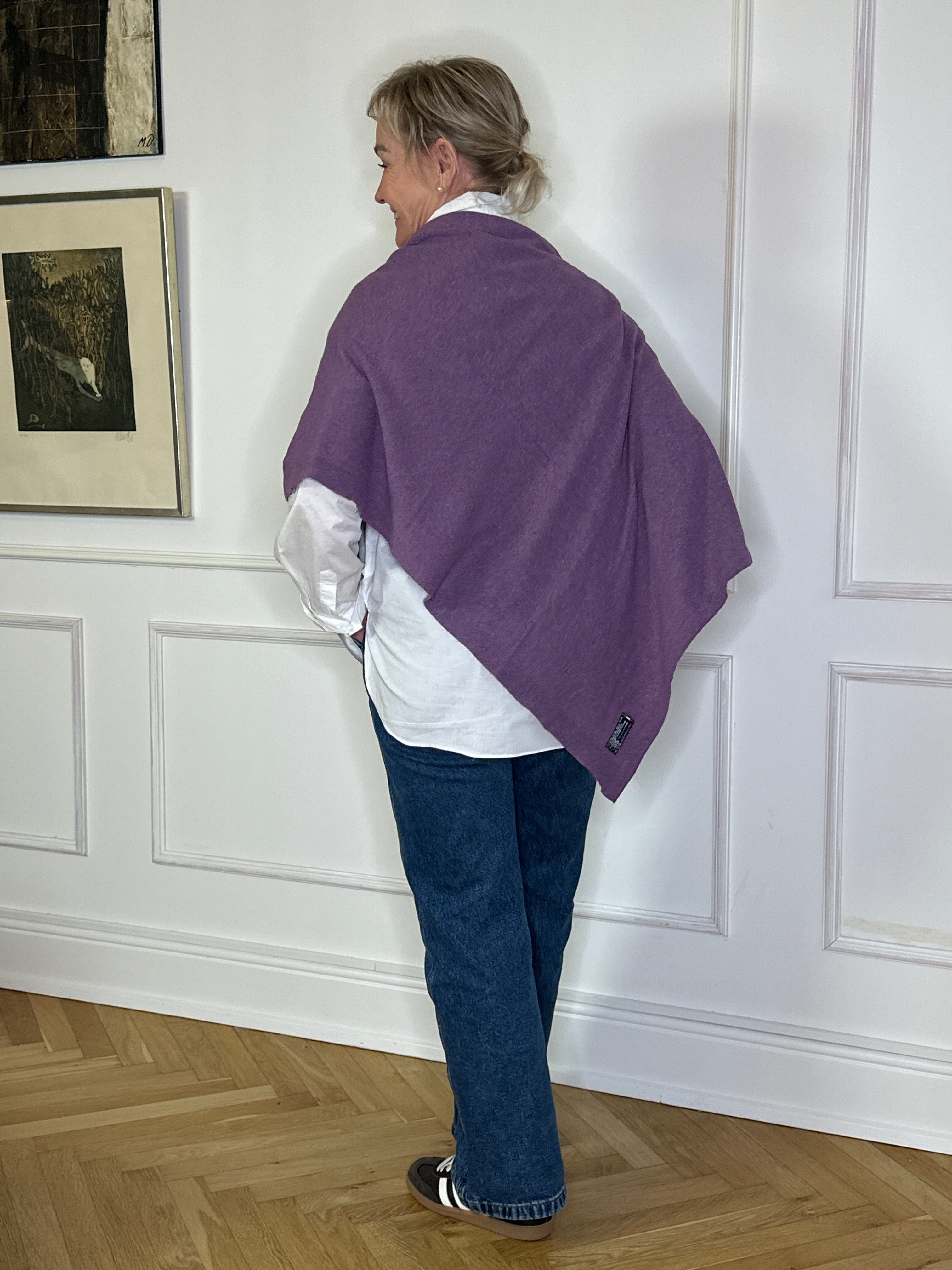 Poncho i 5% cashmere - lilla Uldplaiden.dk