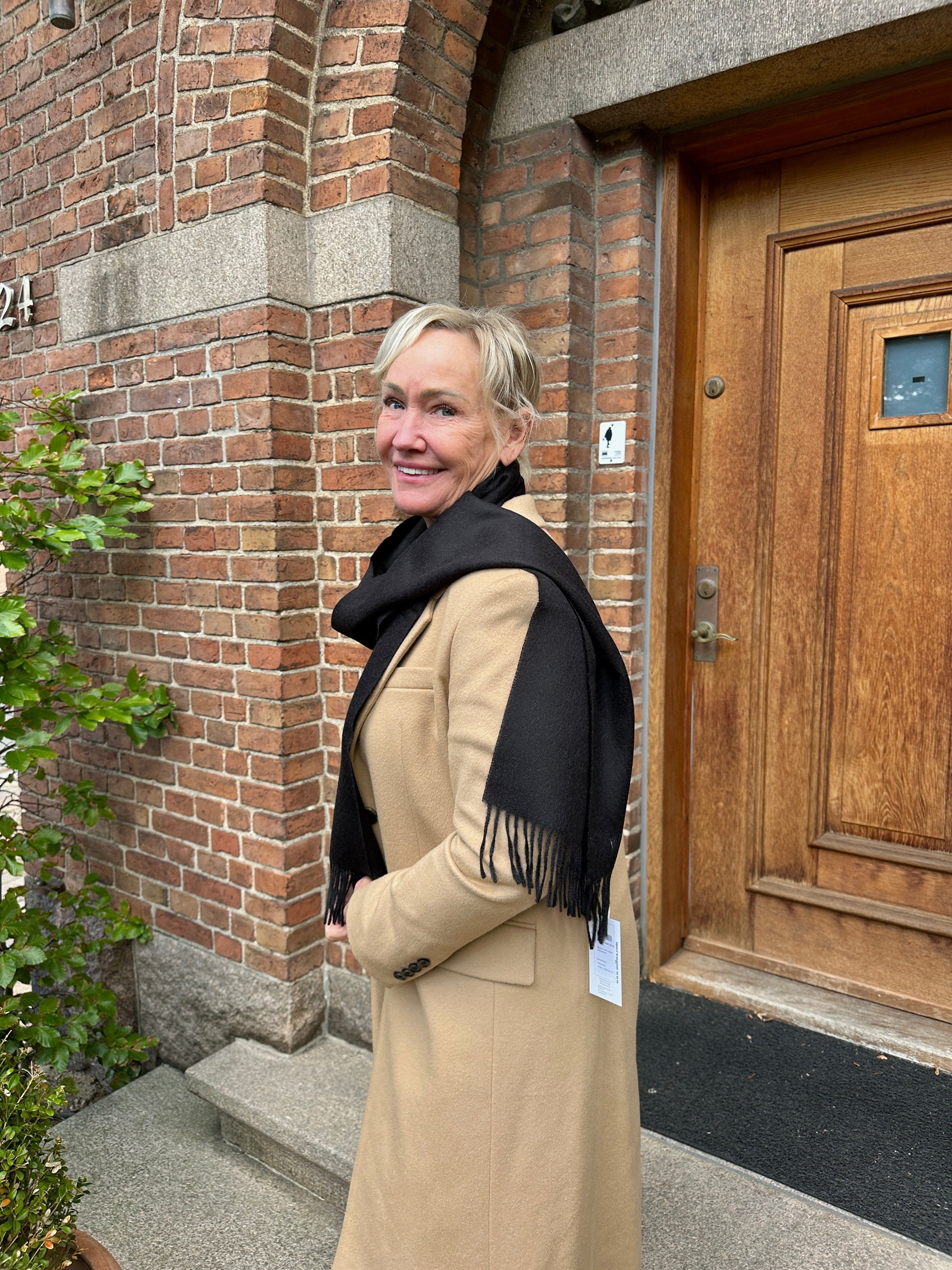 Halstørklæde i 100% baby alpaca uld - sort Tørklæder og sjaler Uldplaiden