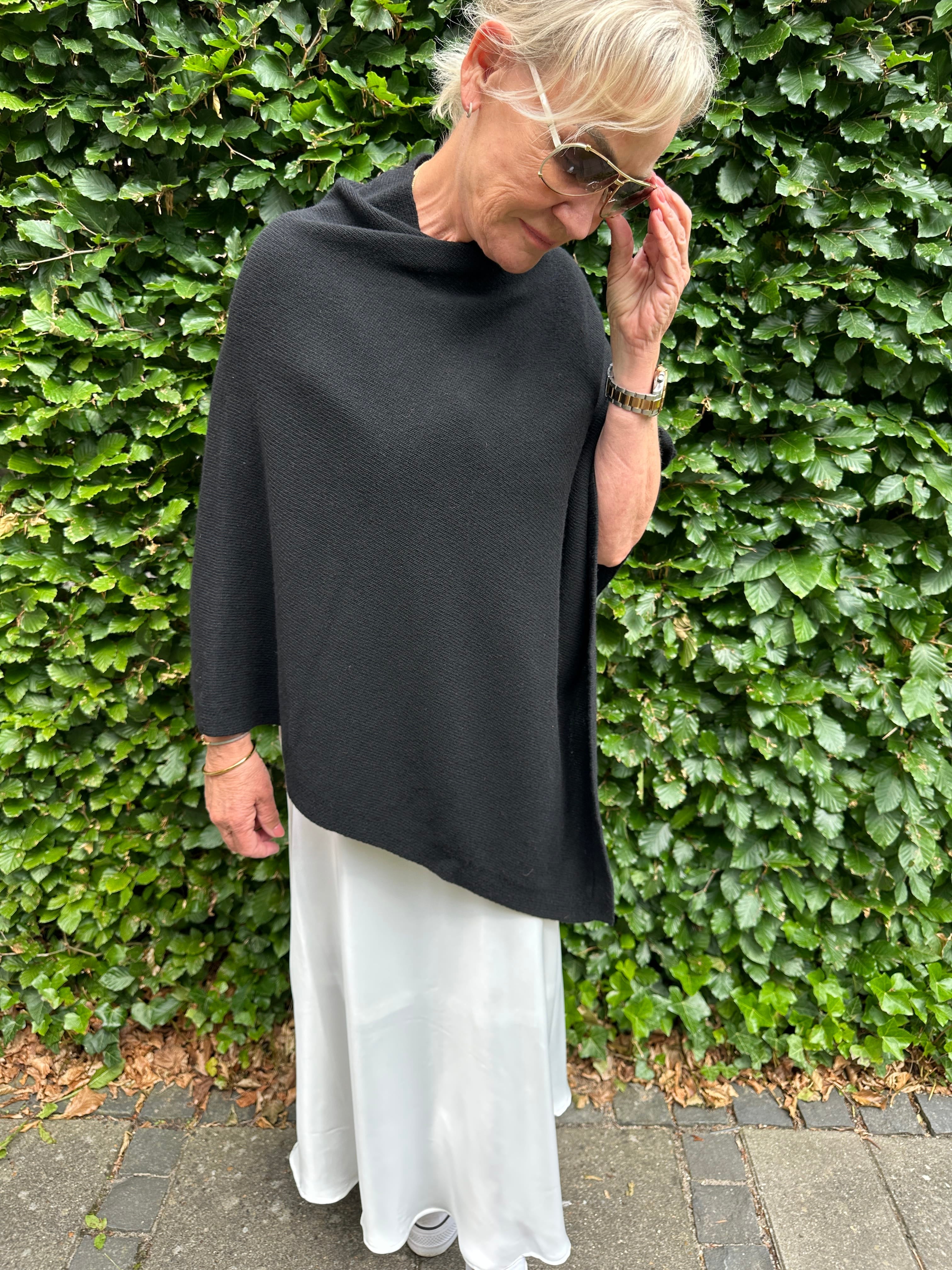 Poncho med Cashmere - sort Assia di Brunetti Federica e C. s.a.s.