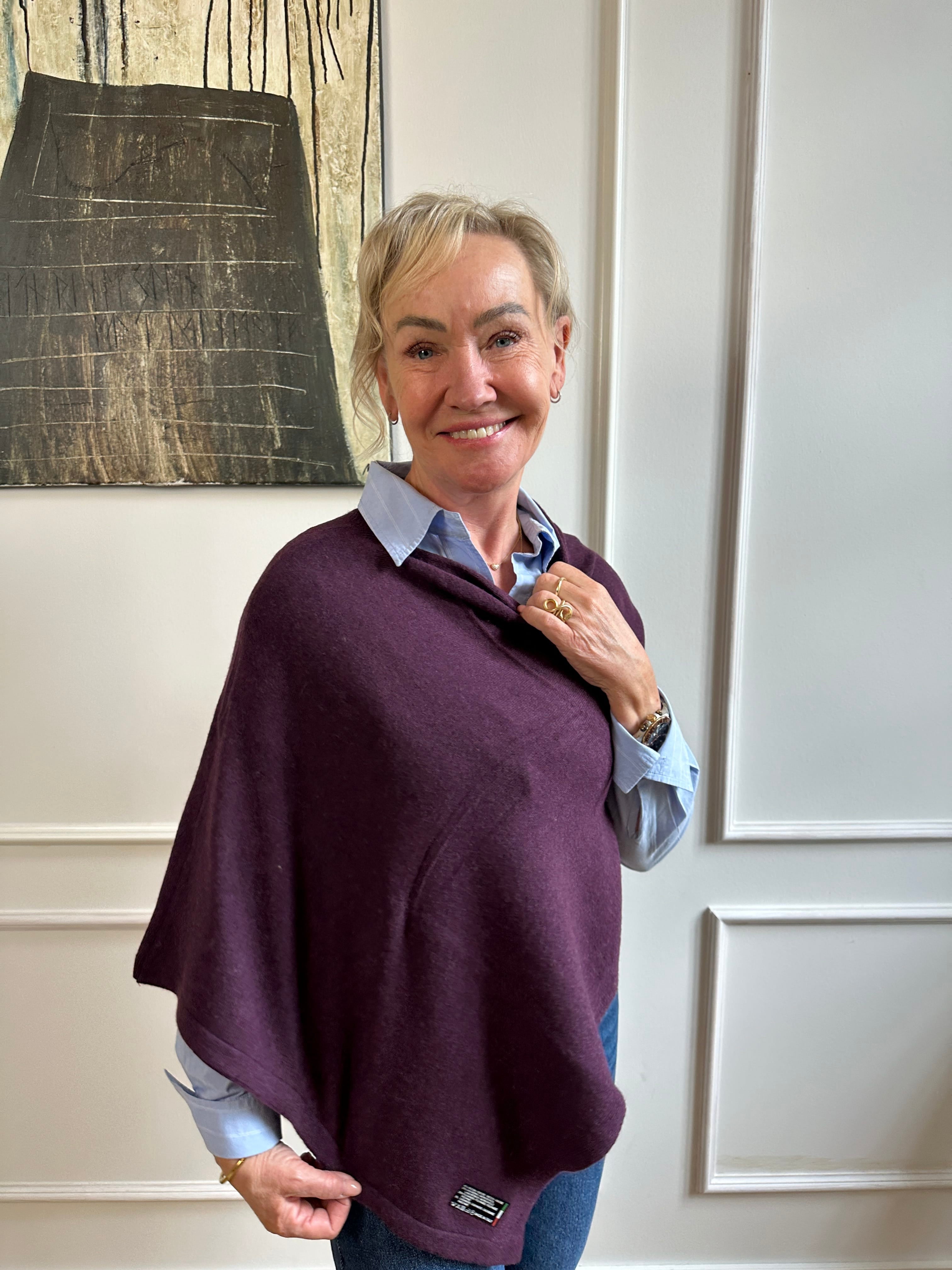 Poncho i 5% cashmere - Blomme Uldplaiden.dk