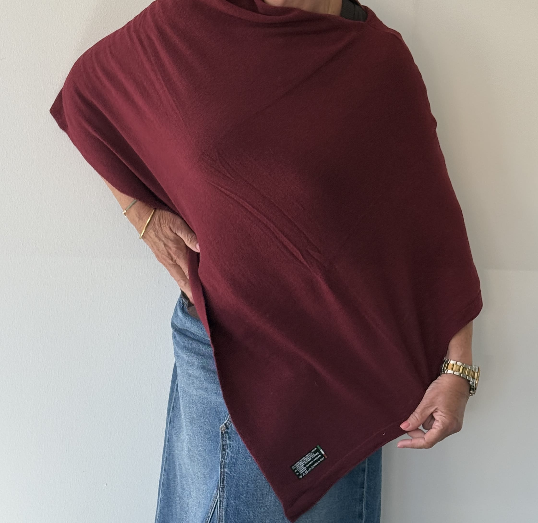 Poncho i 5% cashmere - Bordeauxrød Uldplaiden.dk
