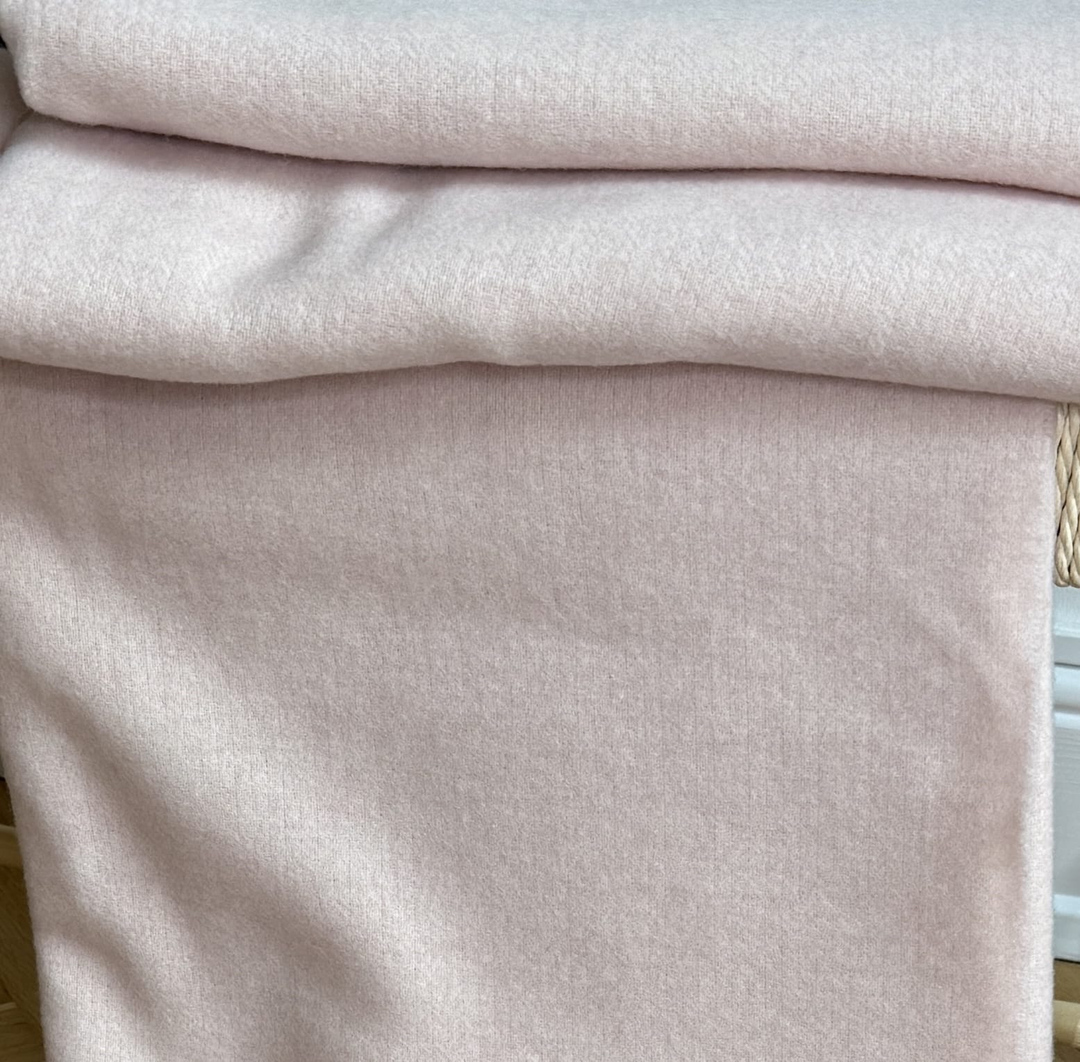 Uldplaid i 10% Cashmere - Rosa m. sildebensmønster Uldplaid Uldplaiden
