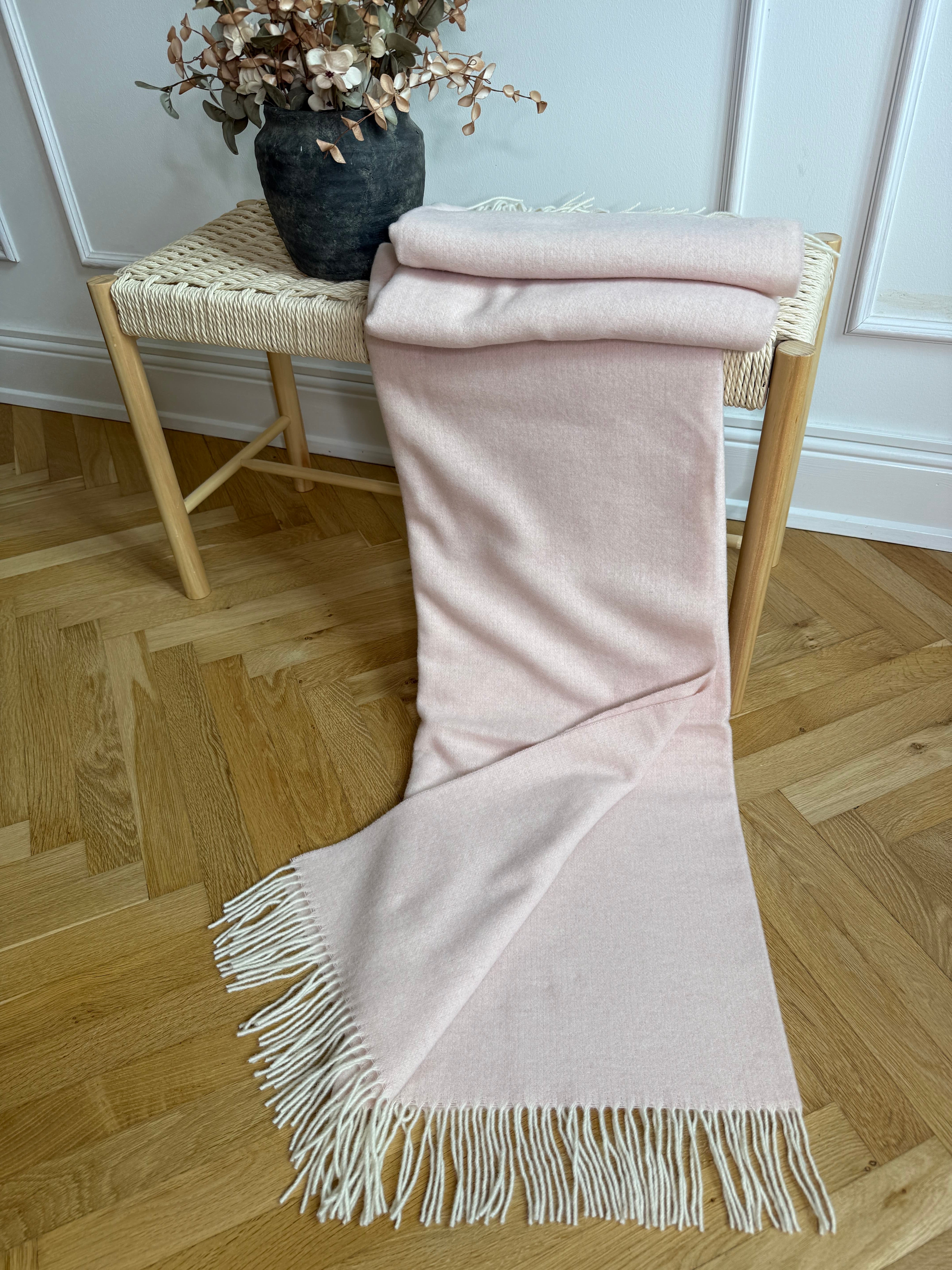 Uldplaid i 10% Cashmere - Rosa m. sildebensmønster Uldplaid Uldplaiden